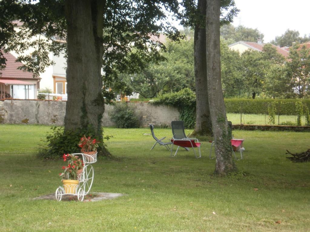 Le Jardin Des Lys Bed and Breakfast Gemmelaincourt Buitenkant foto